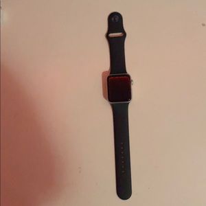 Apple Watch series 3 42mm comes with charger